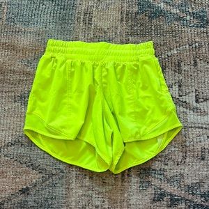 Lululemon low rise 4 in electric yellow hotty hots